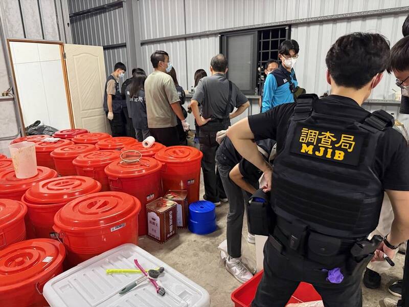 專車接送上工 台南農地藏巨量製毒廠總重高達4179公斤