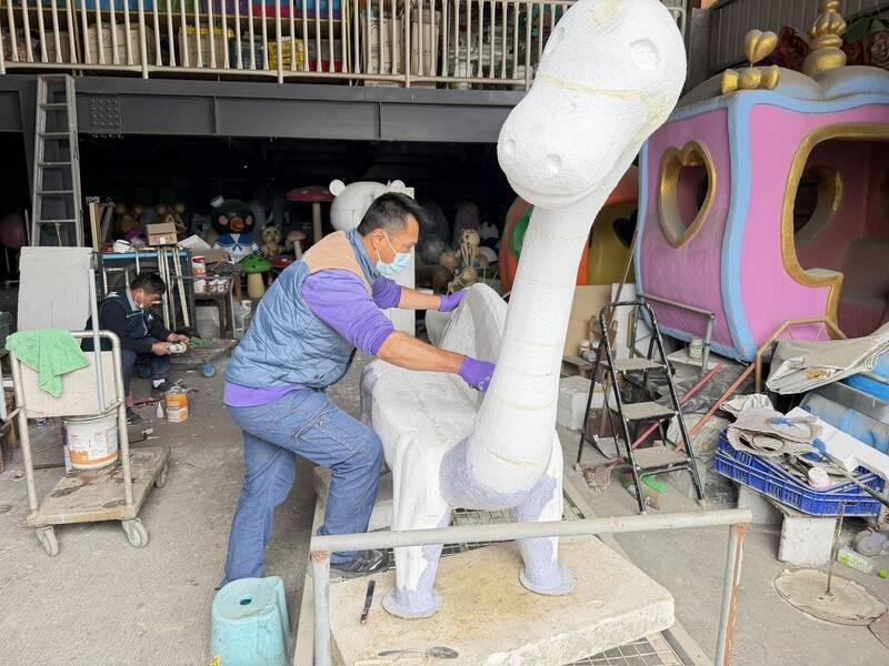 廢保麗龍先別急著丟 台南環保局徵大型素材變身超萌公仔