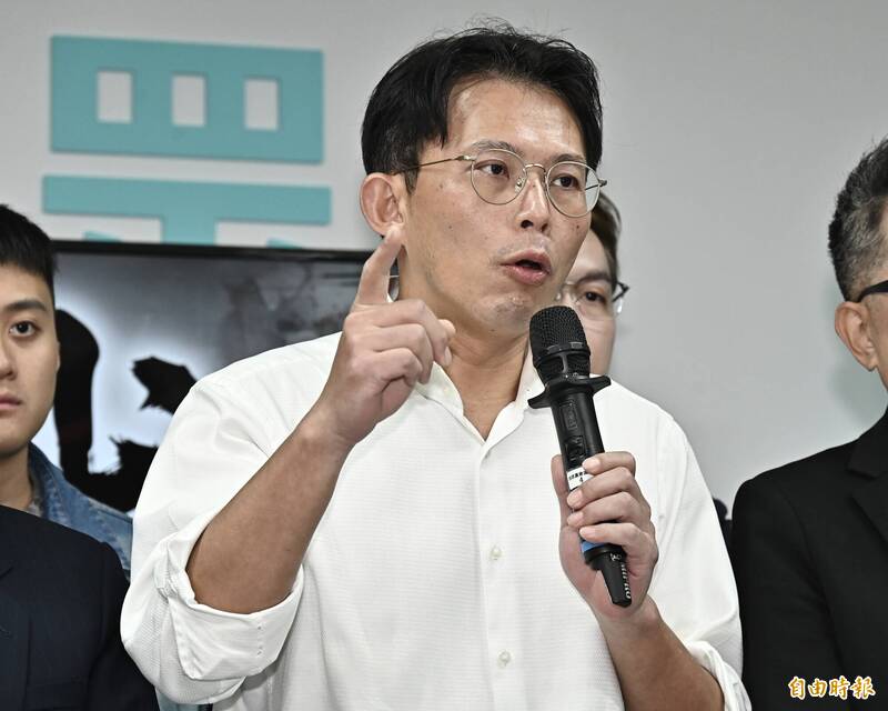 陳永興獲提名、黃國昌轟監院廢物 詹凌瑀批：不折不扣背骨仔