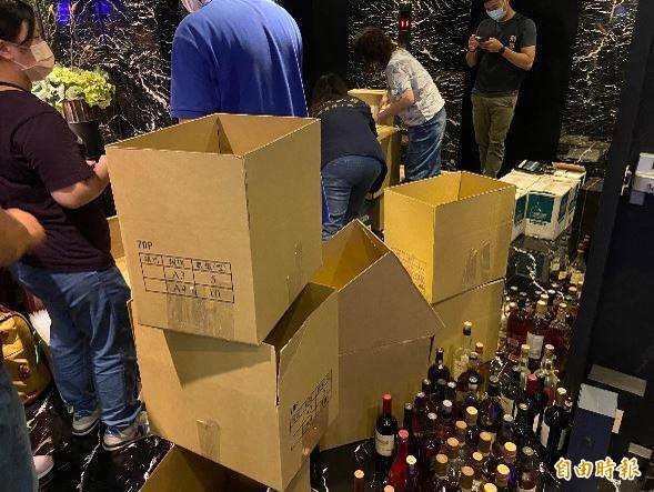 假酒秘辛2-1》化學原料混黑糖膏......保七警揭不法集團黑心暴利