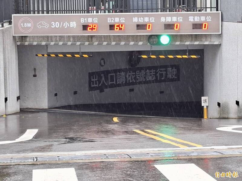 竹市停車場身障婦幼車位燈號總是0 網友:逾2個月市府不修