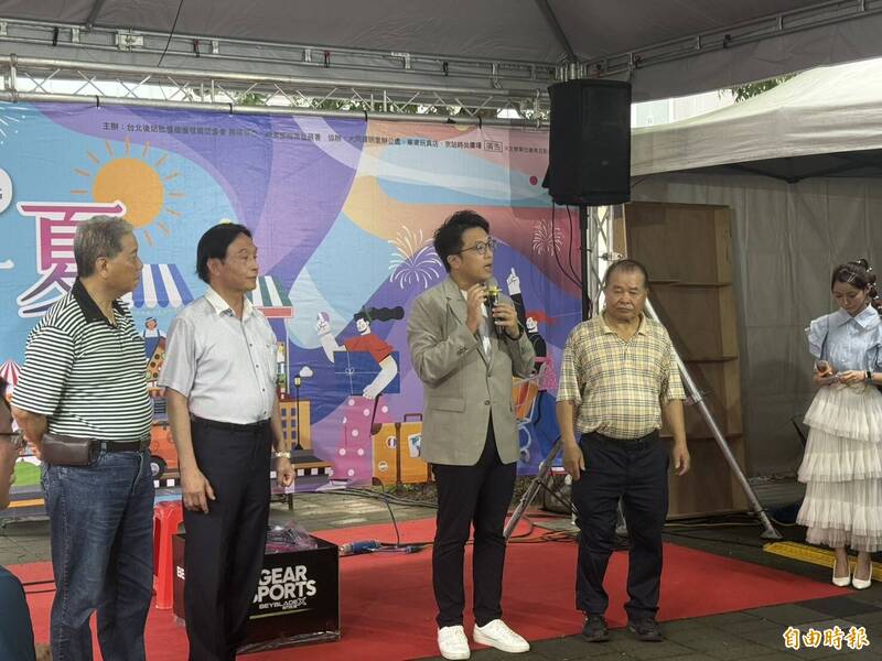 出席後站商圈戰鬥陀螺爭霸戰 沈伯洋拋「聚落型」補助市政願景