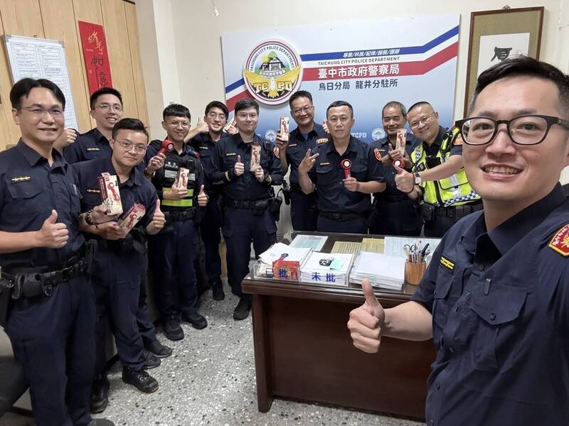 警察節最涼爽禮物!台中暖男所長送「降溫神器」 員警:執勤救星來了