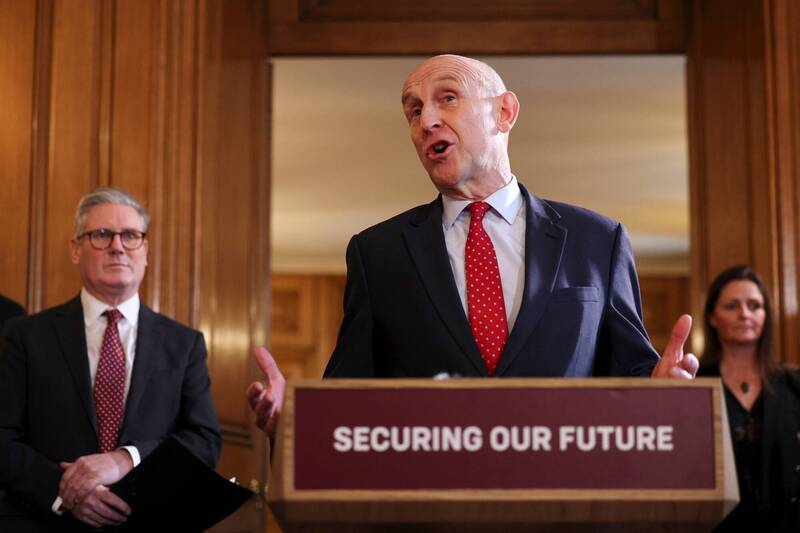 英國防高官怒摃預算接連請辭!「內戰」英相揭戰略抉擇困境