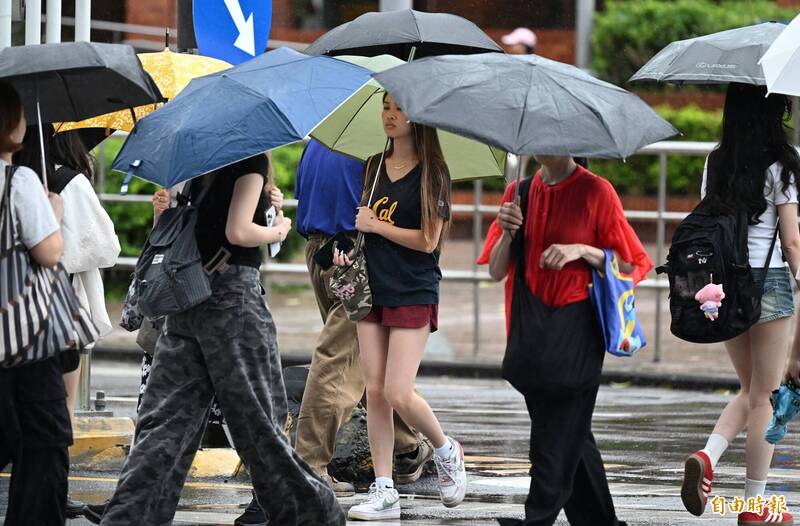 週日又炸雨!中南部慎防豪雨 台東留意焚風