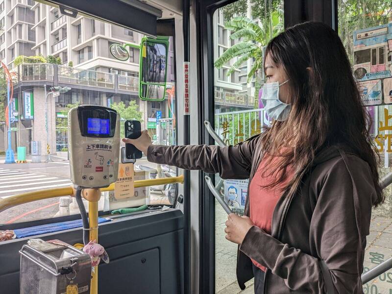 持續養成大學生搭大眾運輸的習慣 議員要求市府協助大學新生綁卡