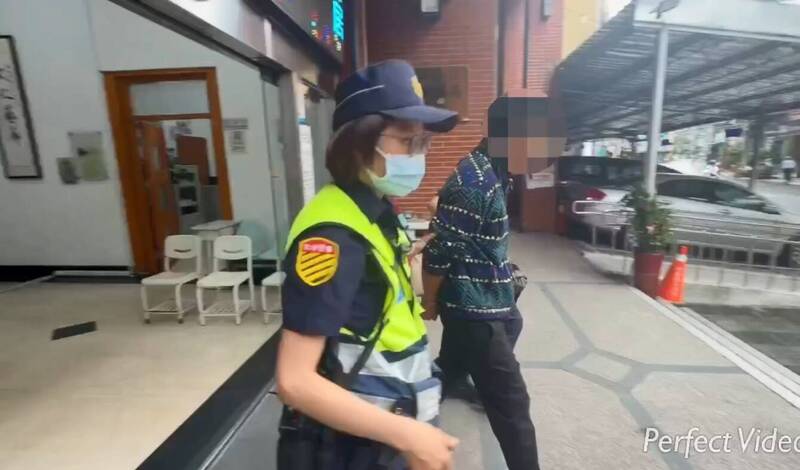 嘴饞買宵夜才剛上路50公尺就撞車 男酒測值高達1.02送辦
