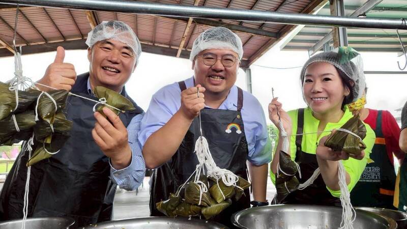 嘉縣農會做公益 包5000顆愛心肉粽分送大林弱勢家庭