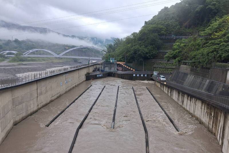 高雄越域引水猛灌南化水庫 蓄水率突破67%
