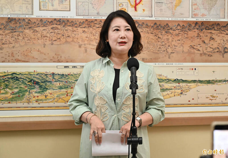 葉元之推雙薪肥貓復活! 吳思瑤轟:對不起年輕世代公務同仁