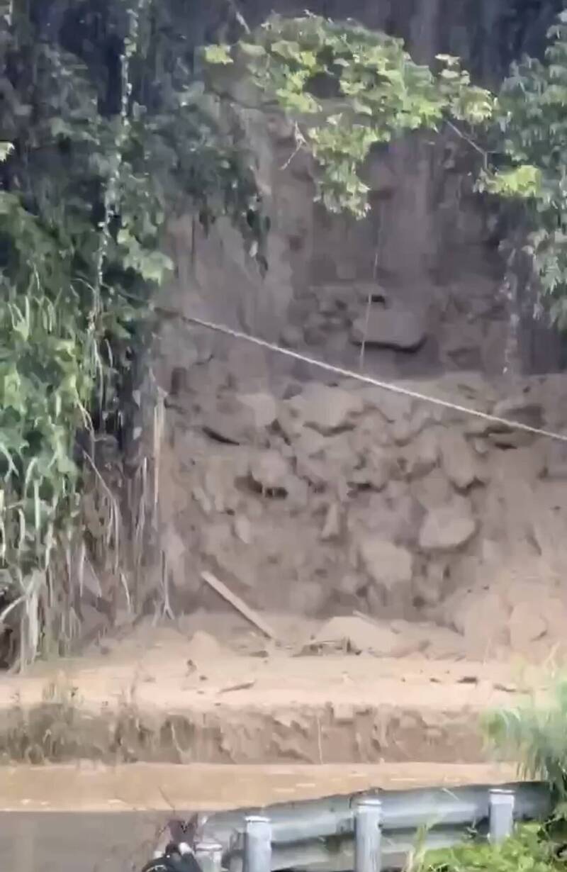 大雨襲南投仁愛鄉!投89線2路段土石流交通中斷