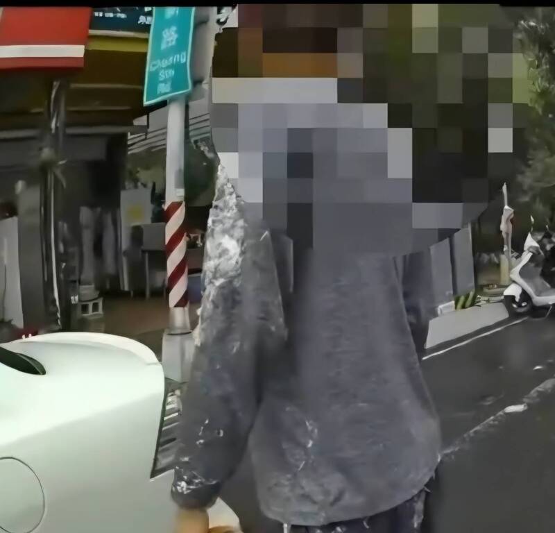 買完飲料見警棄友落跑 高雄警眼尖逮獲「4條通」通緝犯