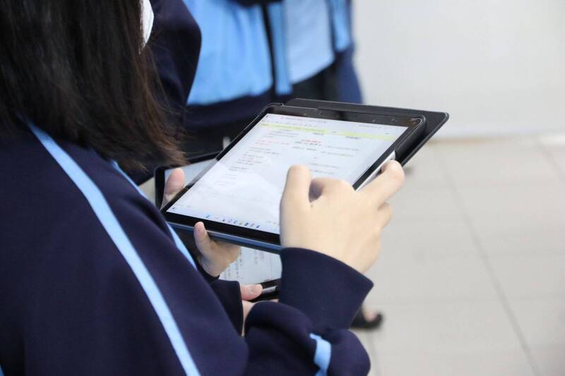 我14歲你硬脫我褲子......女國中生網遊遇狼 雙方遊戲對話成鐵證