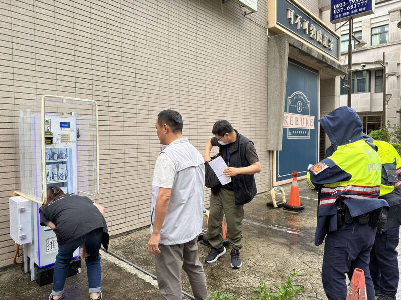 電子煙販賣機現蹤頭份? 苗縣3局處突擊查核