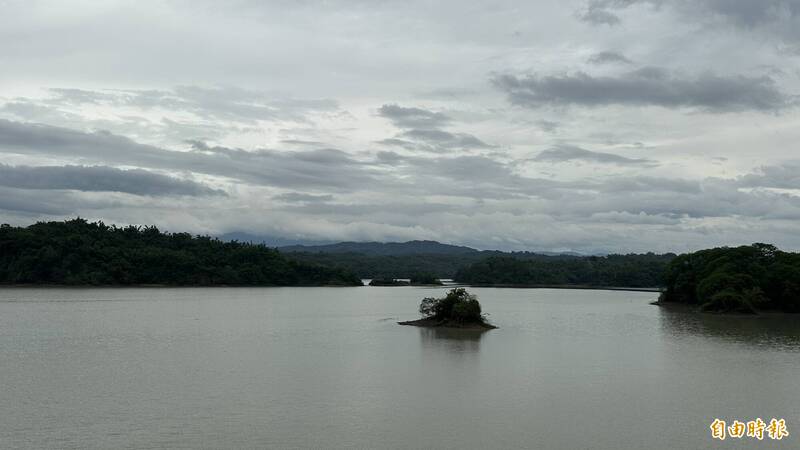 大補水!烏山頭水庫蓄水率逼近6成 「石鋼琴」再度被淹沒