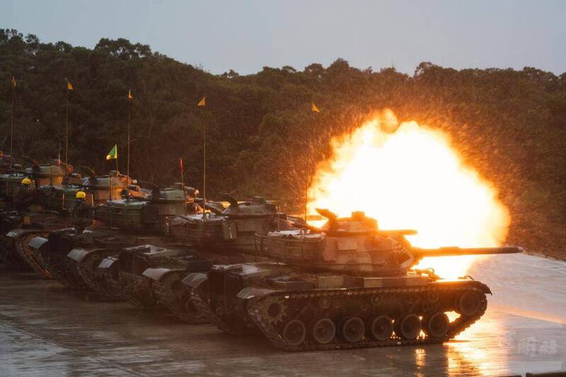 為什麼M60A3戰車實彈射擊前要「車外擊發」？ 原來是安全考量