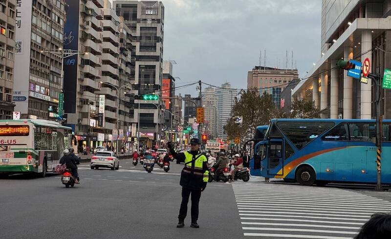 端午出遊不卡關 北市警重點路段疏導