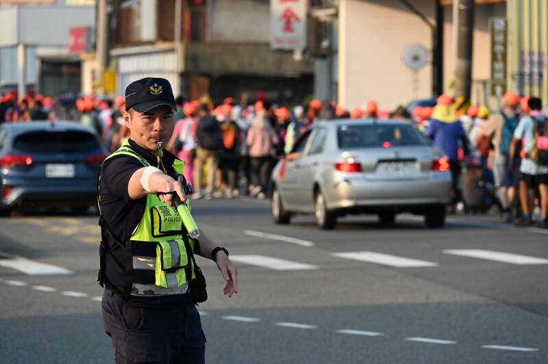 備戰端午連假車潮 苗警重兵部署三義、南庄、大湖