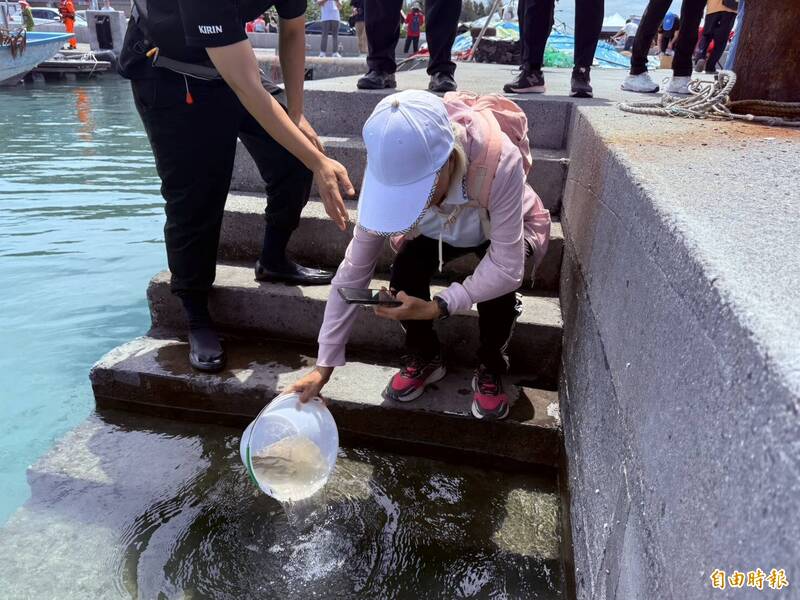 19年不間斷!台塑放流近千萬尾魚苗 復育見效