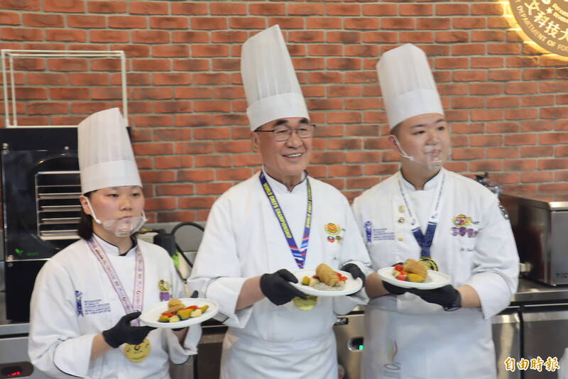 與新北技職選手相見歡 李四川:強化產學連結、創造青年舞台