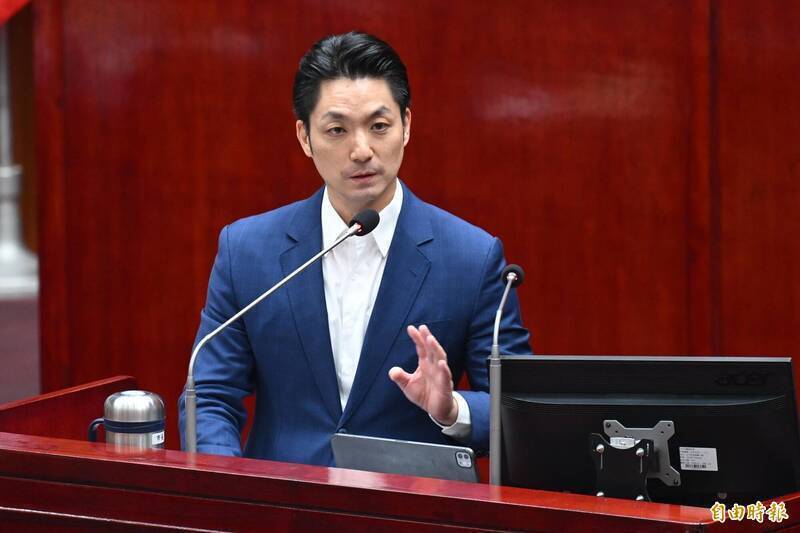 蔣萬安多次演講提火鍋挨酸 李忠憲:批判思考、即時反應無法外包