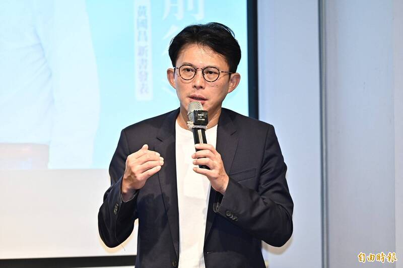 昔濫刪預算、今要數發部管Meta 林智群批黃國昌:神是你鬼也是你