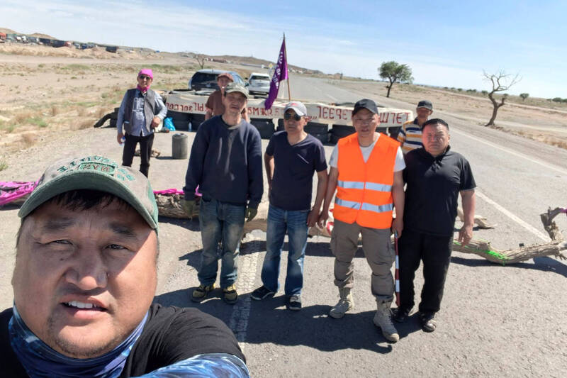 打到中國!蒙古國抗議人士封路 力拓銅礦出口受阻