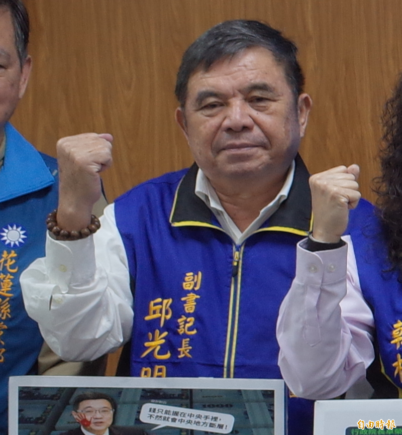 F-16降落撞路燈 國民黨花蓮議員爆驚句:建議台電把路燈地下化
