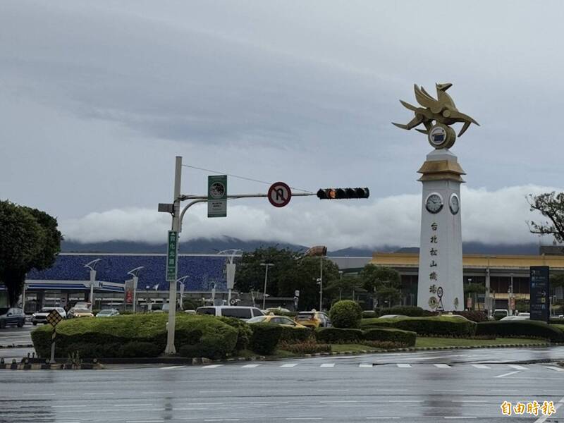 雷雨影響 松山機場14:45起暫停地面作業