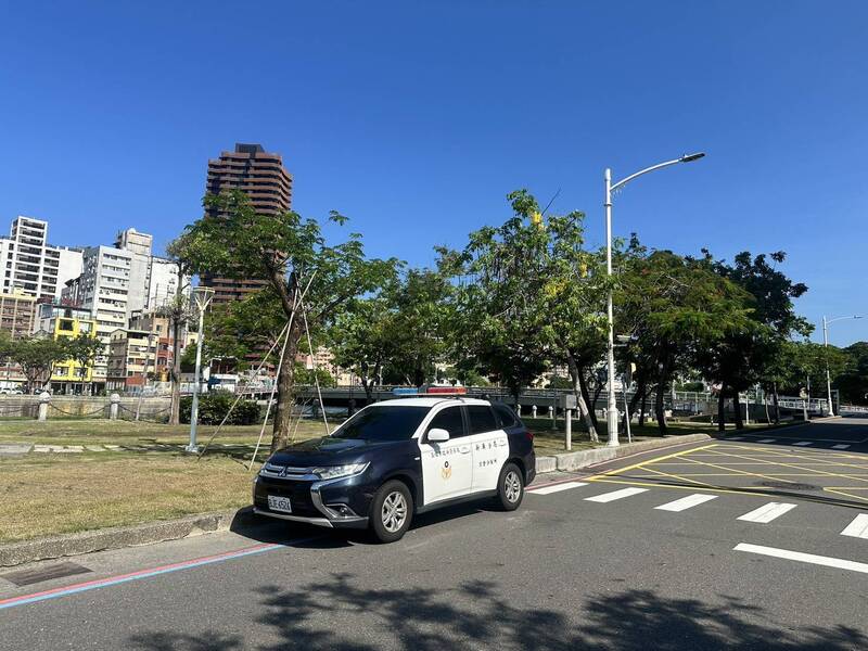 高雄龍舟賽還沒開划 愛河清晨驚見男子落水不治