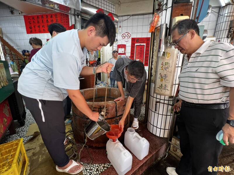 一年只等這一天!北港300年龍井午時水爆人潮 有人搭高鐵也要來