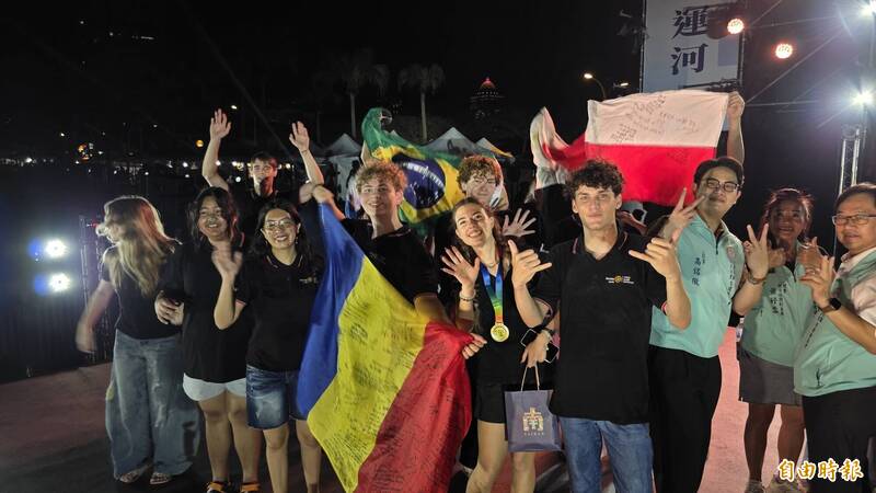 台南國際龍舟賽變國際交流平台。（記者洪瑞琴攝）