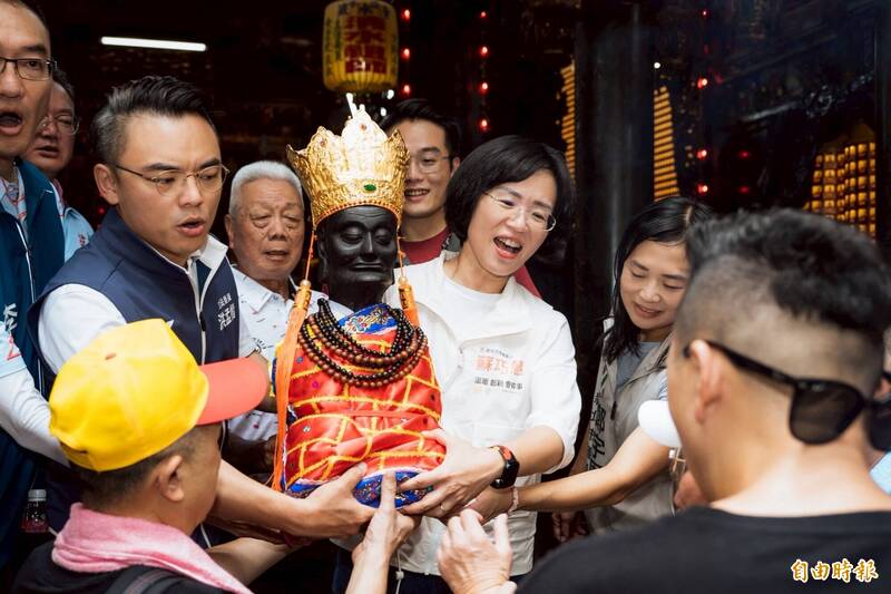 出席淡水大拜拜 蘇巧慧:推動新醫院、科學園區讓淡水更進步