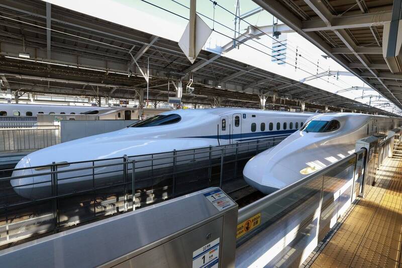 東京開往博多新幹線列車撞死人 全線停駛3小時