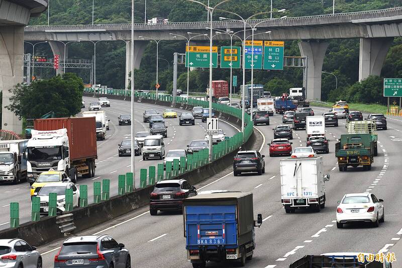 清晨國道飆2.2倍車流! 上午9路段易塞 西部國道中午後再出發