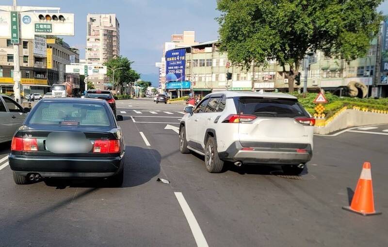 毒駕、酒駕?台中轎車鬼切連撞2車落跑 警方這麼說