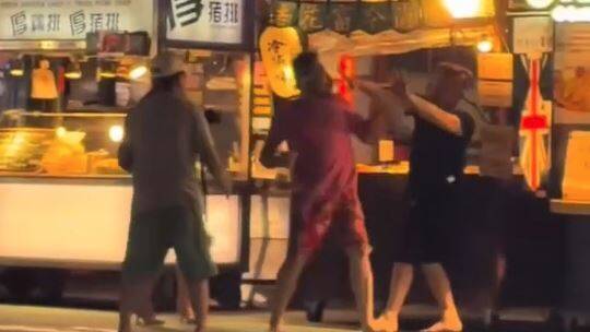 墾丁兩男酒後結帳變「全武行」 屏東警方出動快打部隊