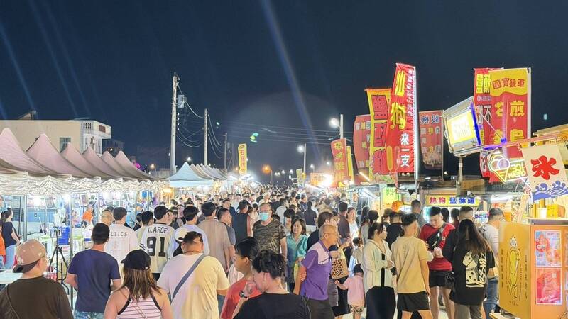 澎湖花火節首場地方場 「湖西風茹音樂季」人潮爆棚