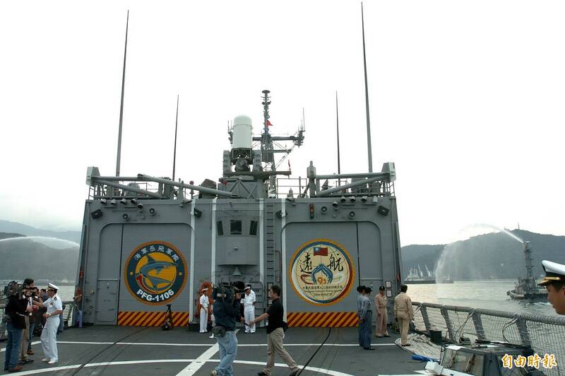 私帶手機入軍艦戰情室遭記大過 上尉興訟敗訴確定