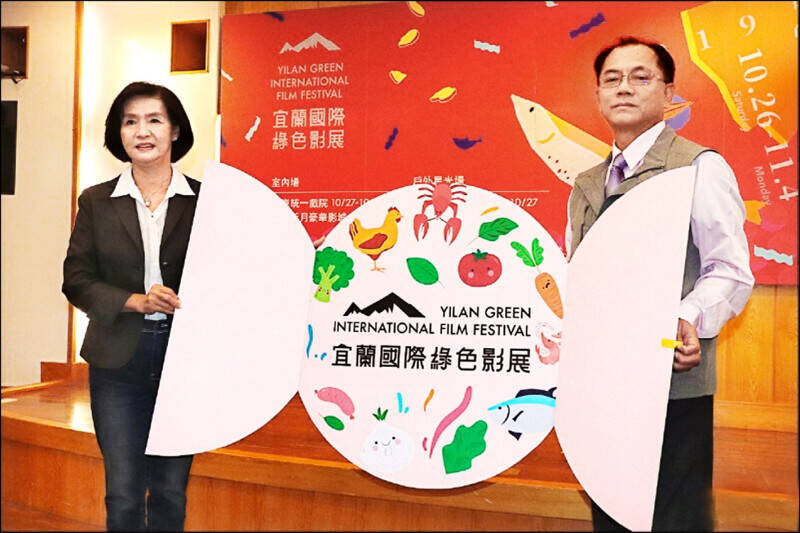 信大水泥非常規交易案擴大，宜蘭縣長林姿妙（左，停職中）的愛將、時任宜蘭縣環保局長黃政釧（右）涉貪收押。（資料照）