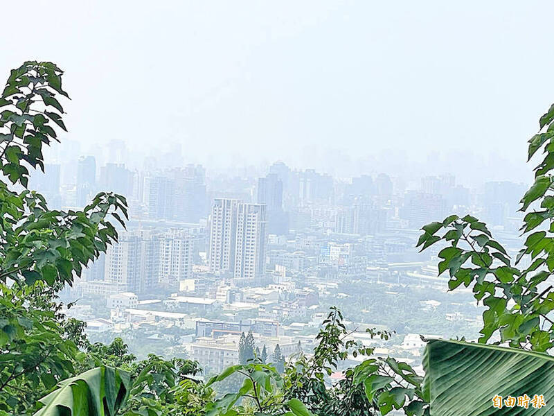 《TAIPEI TIMES》 Study links pollution, weather to cardiovascular risk
