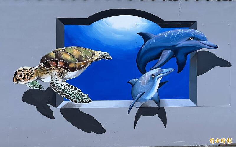 海豚游到農村、台灣黑熊打招呼! 屏東鹽埔3D彩繪牆成打卡熱點