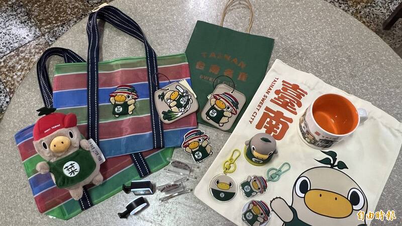 菜奇鴨周邊商品熱銷祭限購 「萬元刷手」掃貨收藏