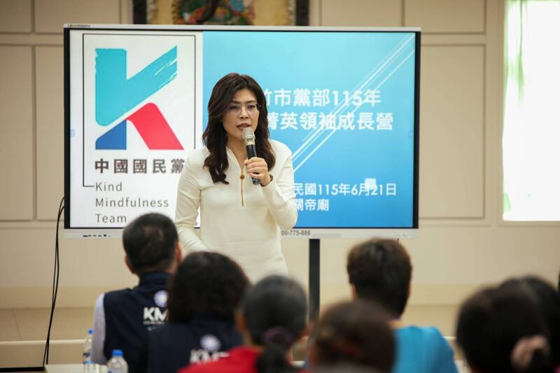 批政府阻擋鳳梨釋迦賣大陸 鄭麗文:民進黨跟台灣農民過不去