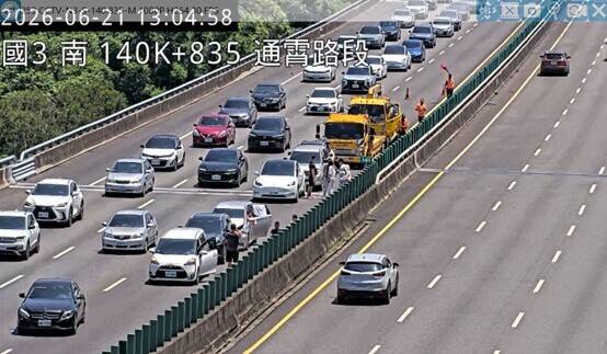 國5頭城─坪林收假日「紫爆」 國3土城段3車追撞回堵6.5公里