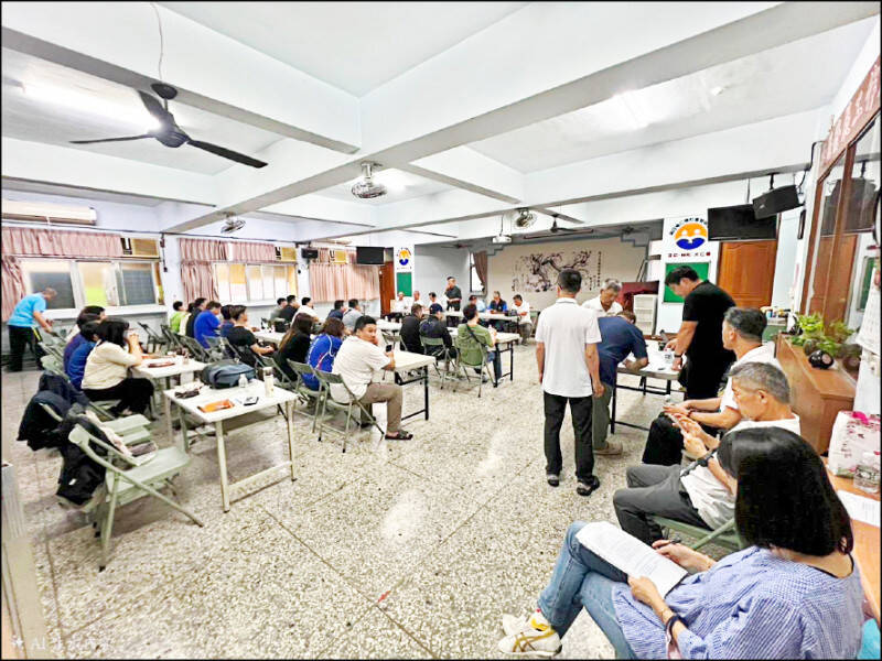 台中火鍋店「丹水滾」吸金風暴延燒，不少跆拳道教練受害，財損超過一億元，中華民國跆拳道協會協助成立自救會，整合力量爭取權益。（民眾提供）