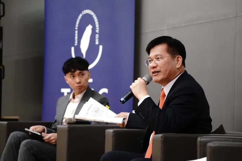 中國施壓個別媒體企圖分化社群 林佳龍籲台灣對資訊操作保持警覺