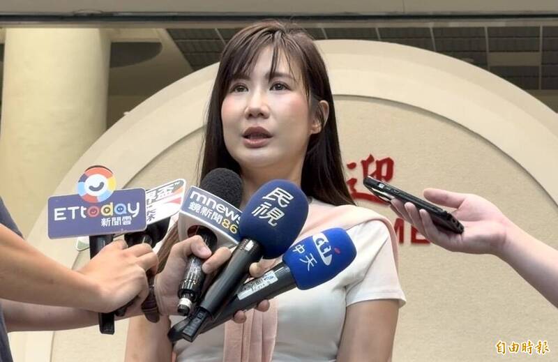 自曝遭狂粉長期傳訊跟騷 柳采葳站出來教自保術