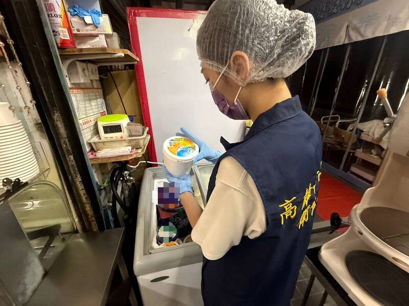 高雄婆婆冰吃到保麗龍 消費者控老店態度令人惱火