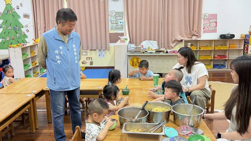湖西鄉長陳振中競選澎湖縣長 將推幼兒園點心免費、廢棄校園轉型托嬰
